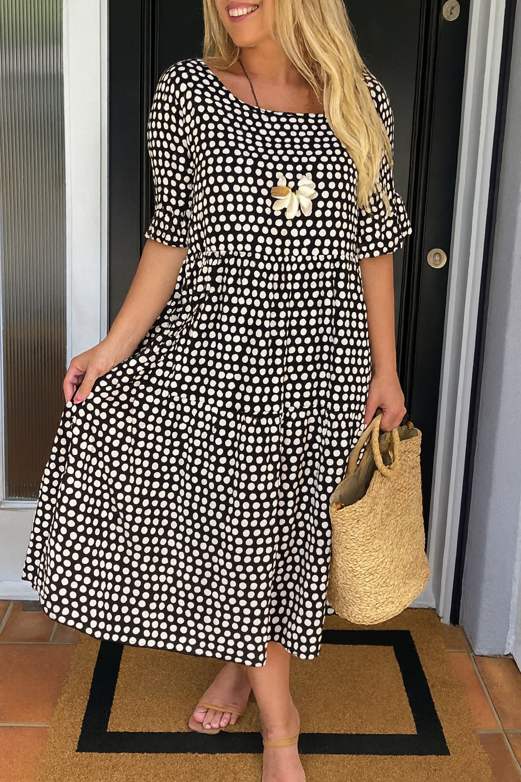 Iris™ | Robe midi couleur sable